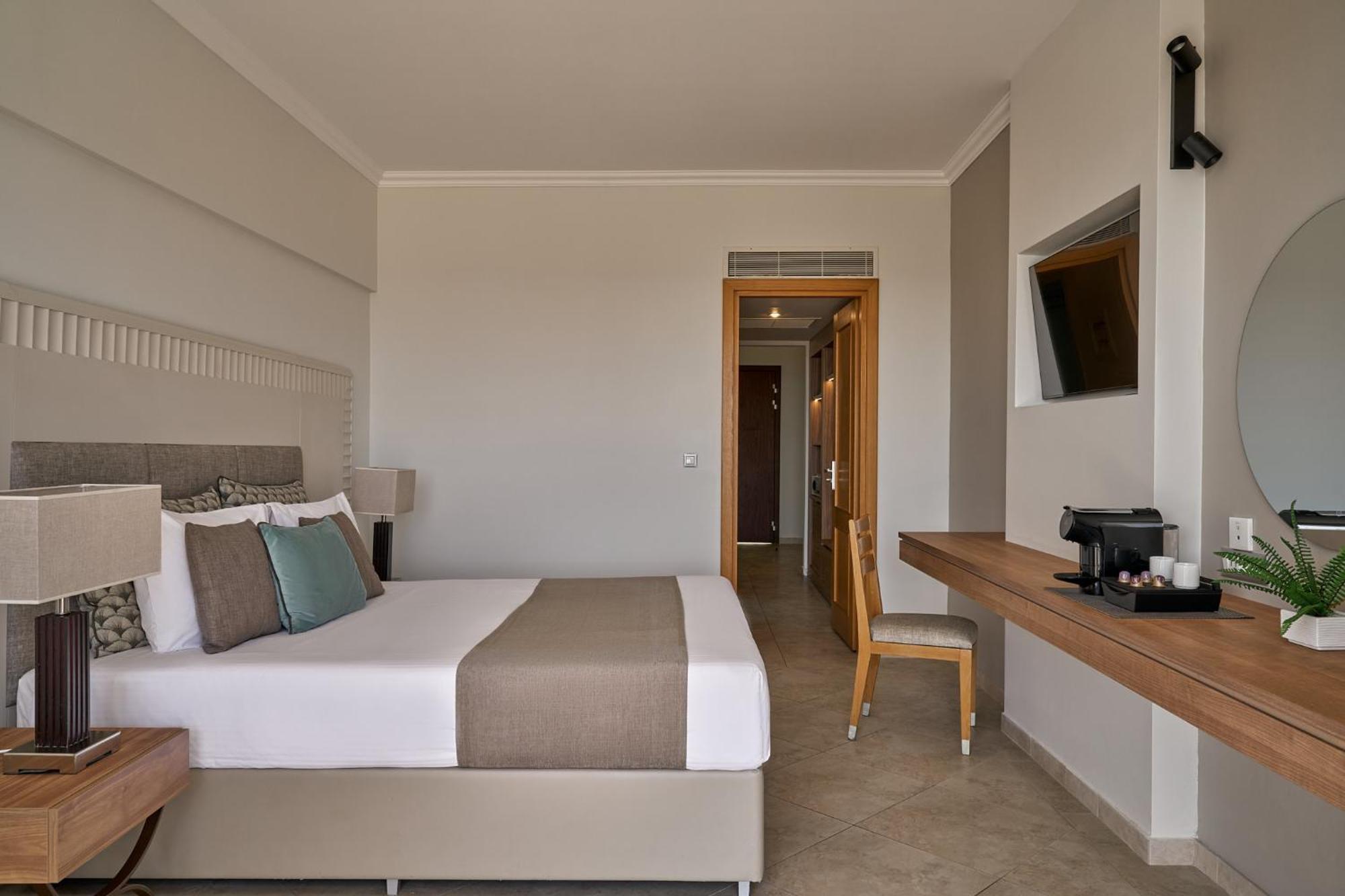 ลินดอส อิมพีเรียล รีสอร์ต แอนด์ สปา Hotel คิโอตาริ ห้อง รูปภาพ